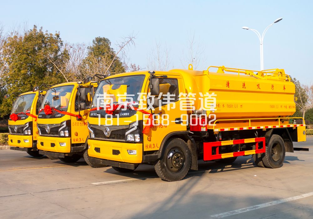 石坝村多利卡吸污车